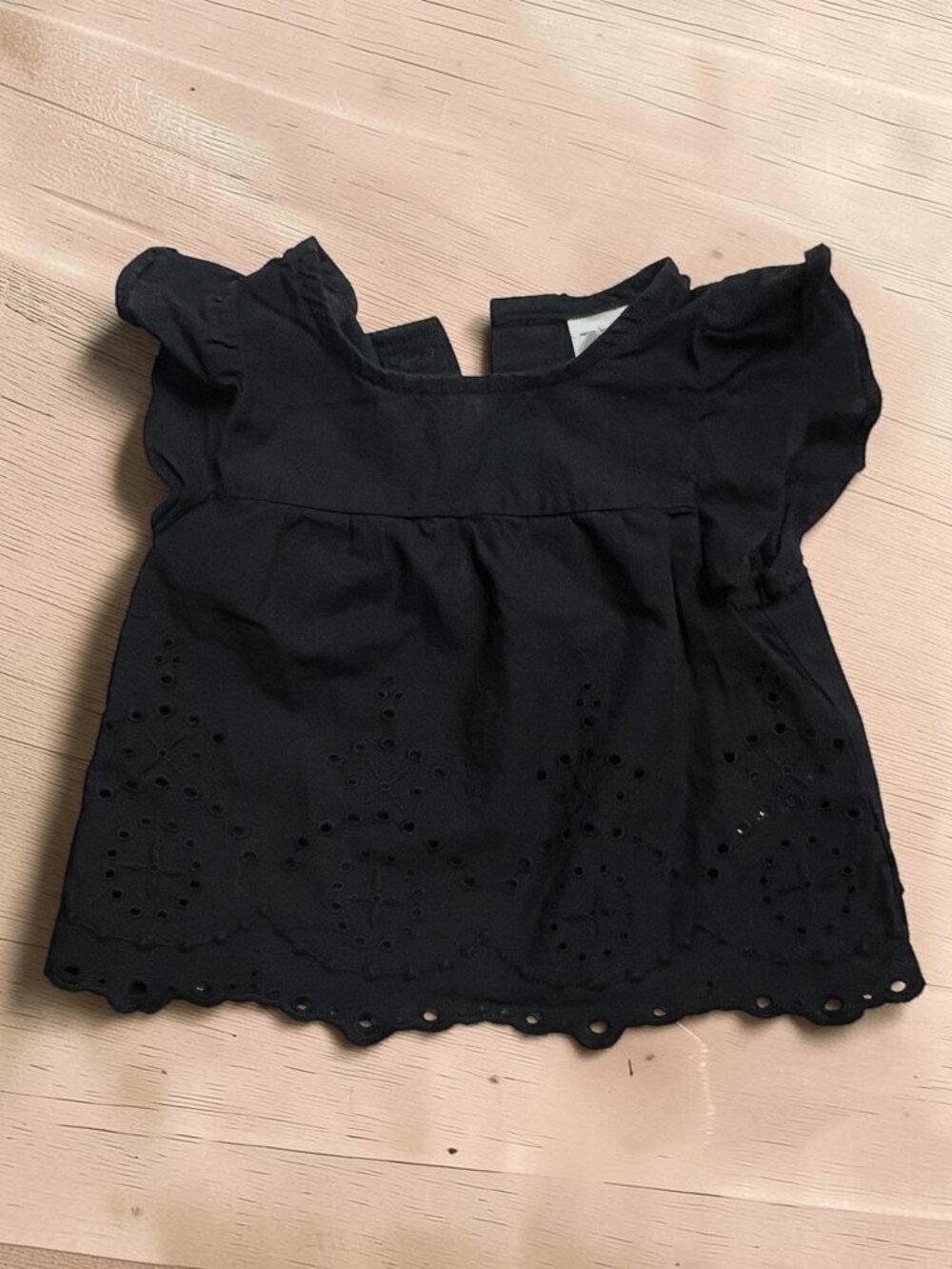 6/$12 💥♻ Carter's Lightweight Eyelet Black SS Ruffle Sleeve Blouse | 3m | 7591